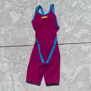 Arena Open Back Kneeskin